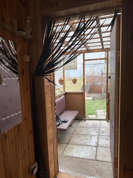 Дача з будинком в тихому місці