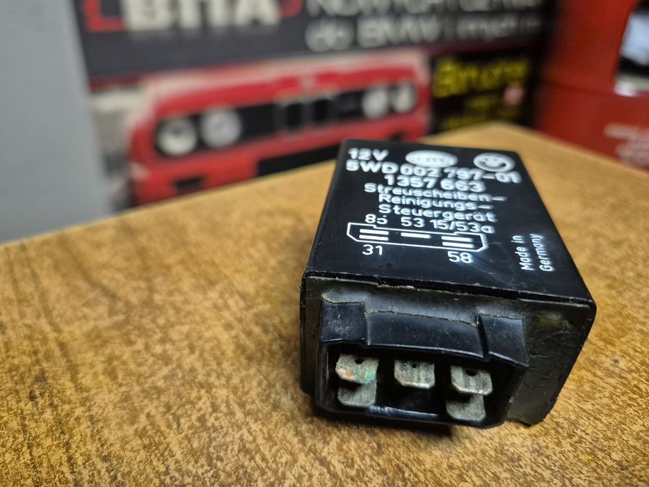 BMW E24 E23 E21 E12 Przekaźnik Spryskiwaczy Reflektorów Lamp Przednich