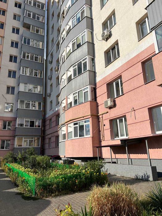 Новобудова з великою площею на Лушпи ( Еспланада)