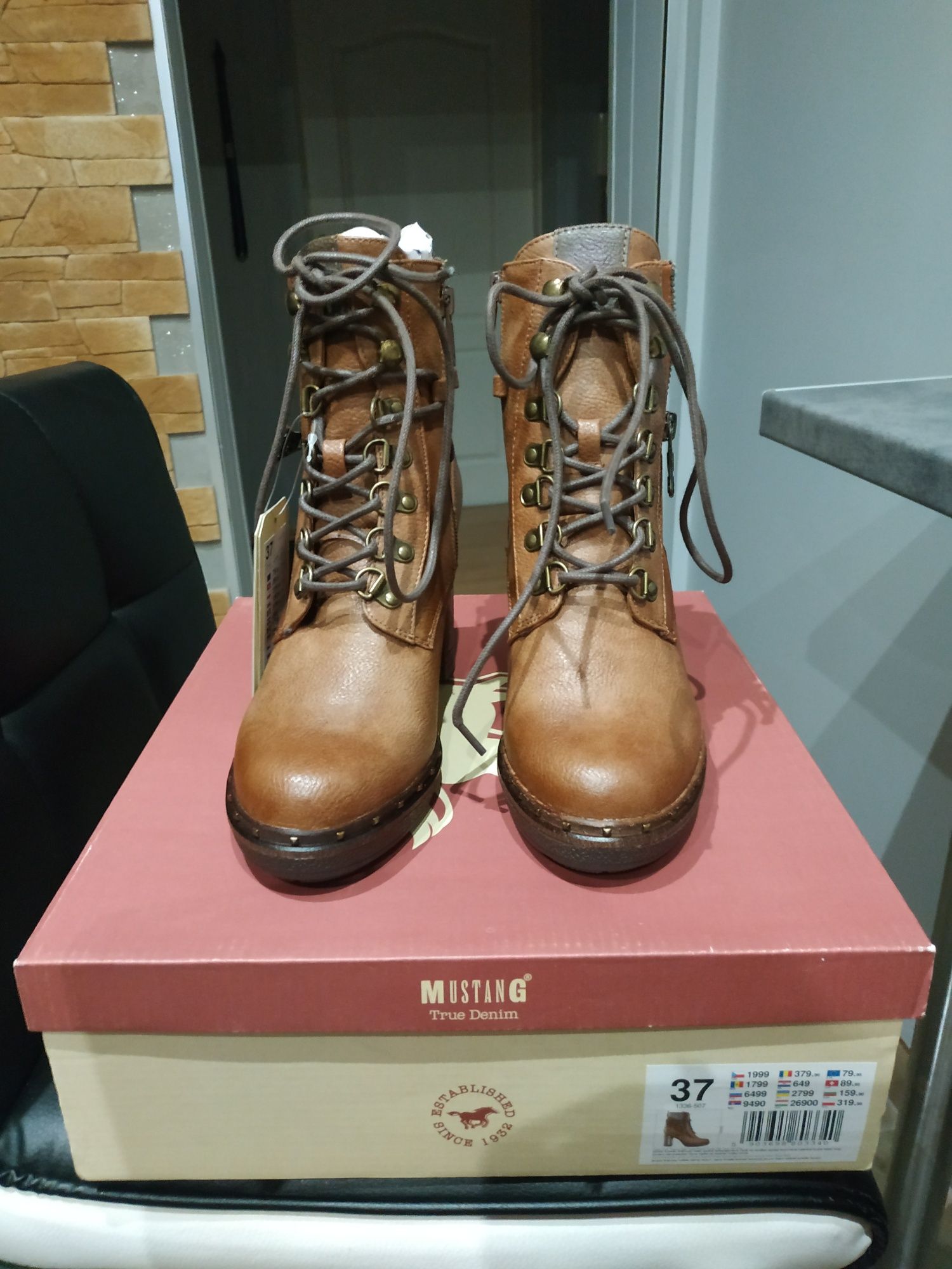 Botki Mustang 37