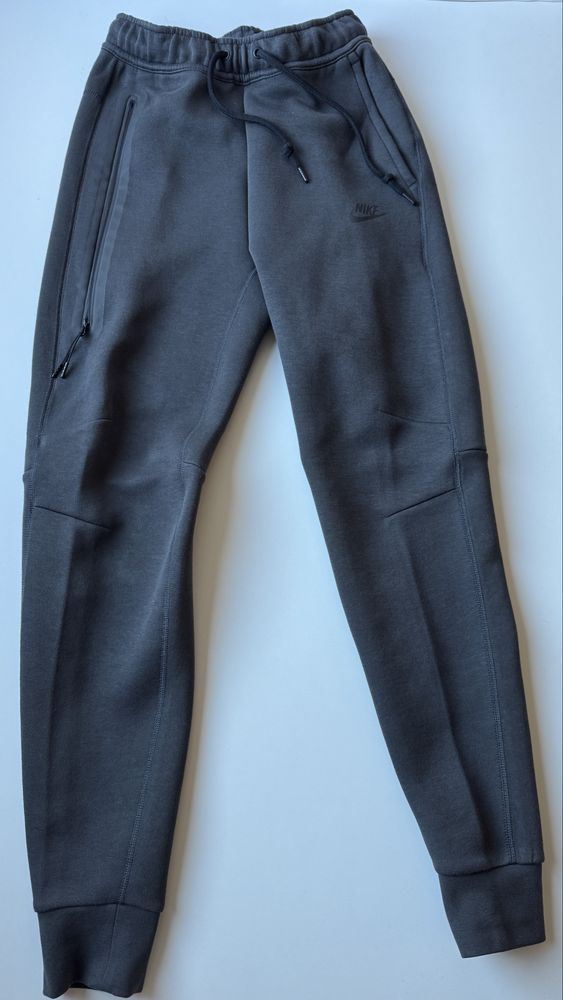 Nike Tech Fleece Anthracite w rozmiarze XS drill black joggers
