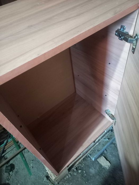 Кухонный навесной шкаф