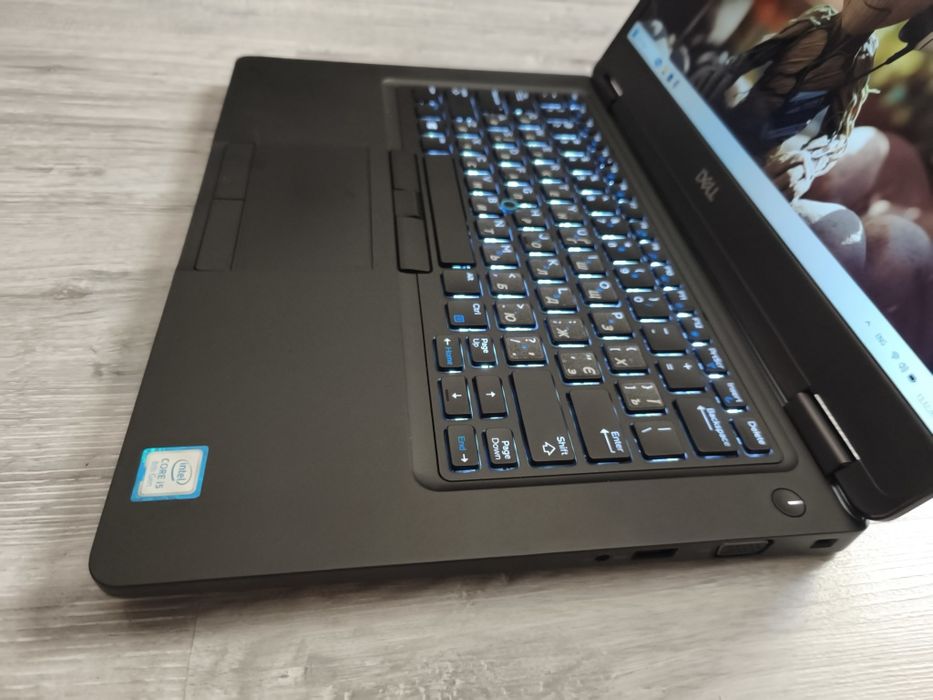 Мощний ноут 8ядер/SSD 256/16GB DDR4/FullHD IPS СЕНСОРНИЙ/гарний стан