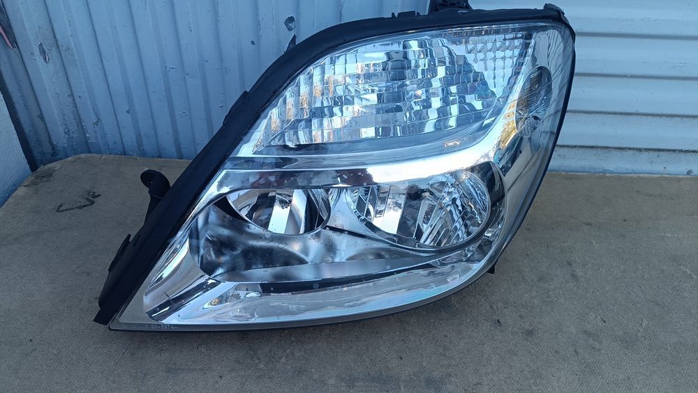 Vendo farol esquerdo de Renault Scenic ano 1999/2003