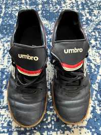 Buty Umbro 42,5 do piłki nożnej halowej