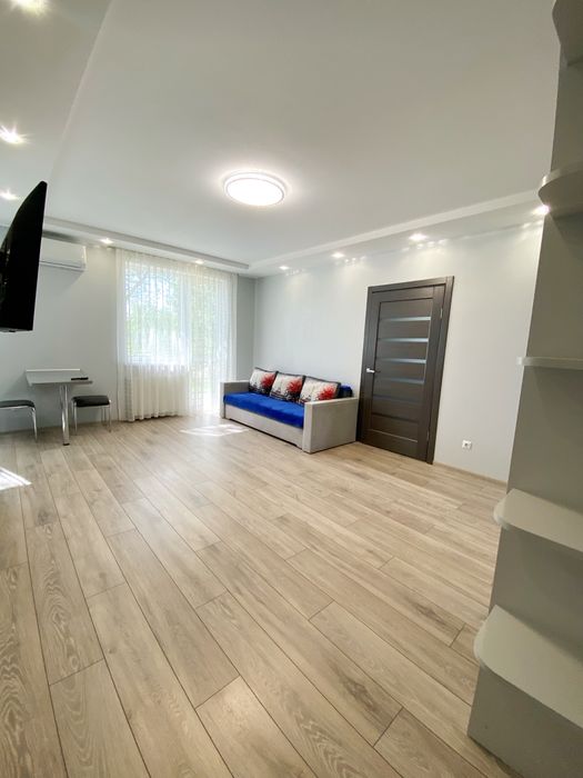 Квартира подобово в центрі міста на Київській наб. з кондиціонером