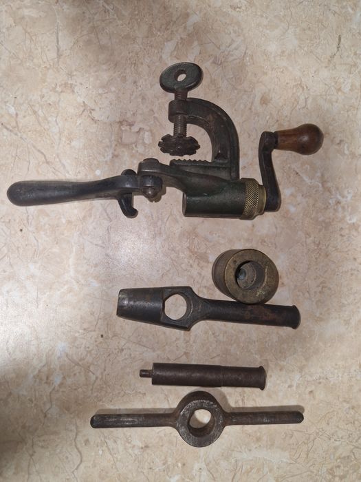 Maszynka do elaboracji amunicji myśliwskiej