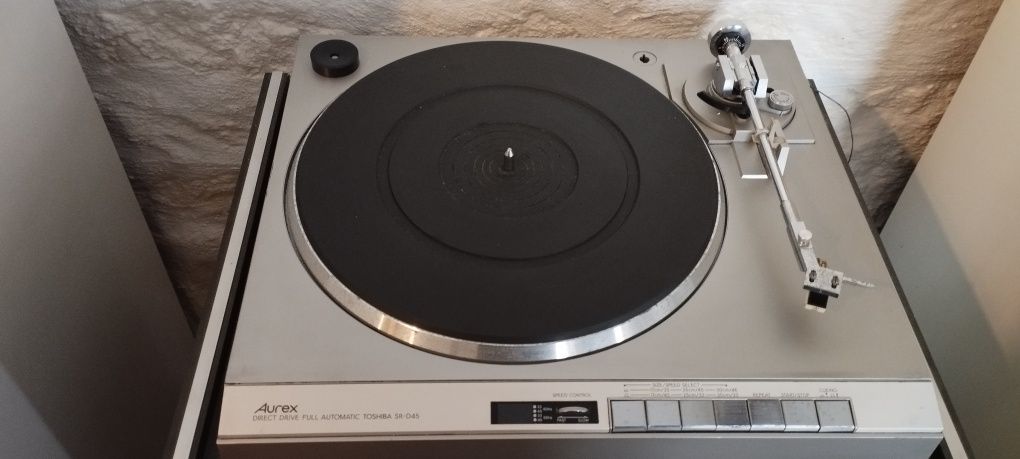 Gira discos Aurex SR-45