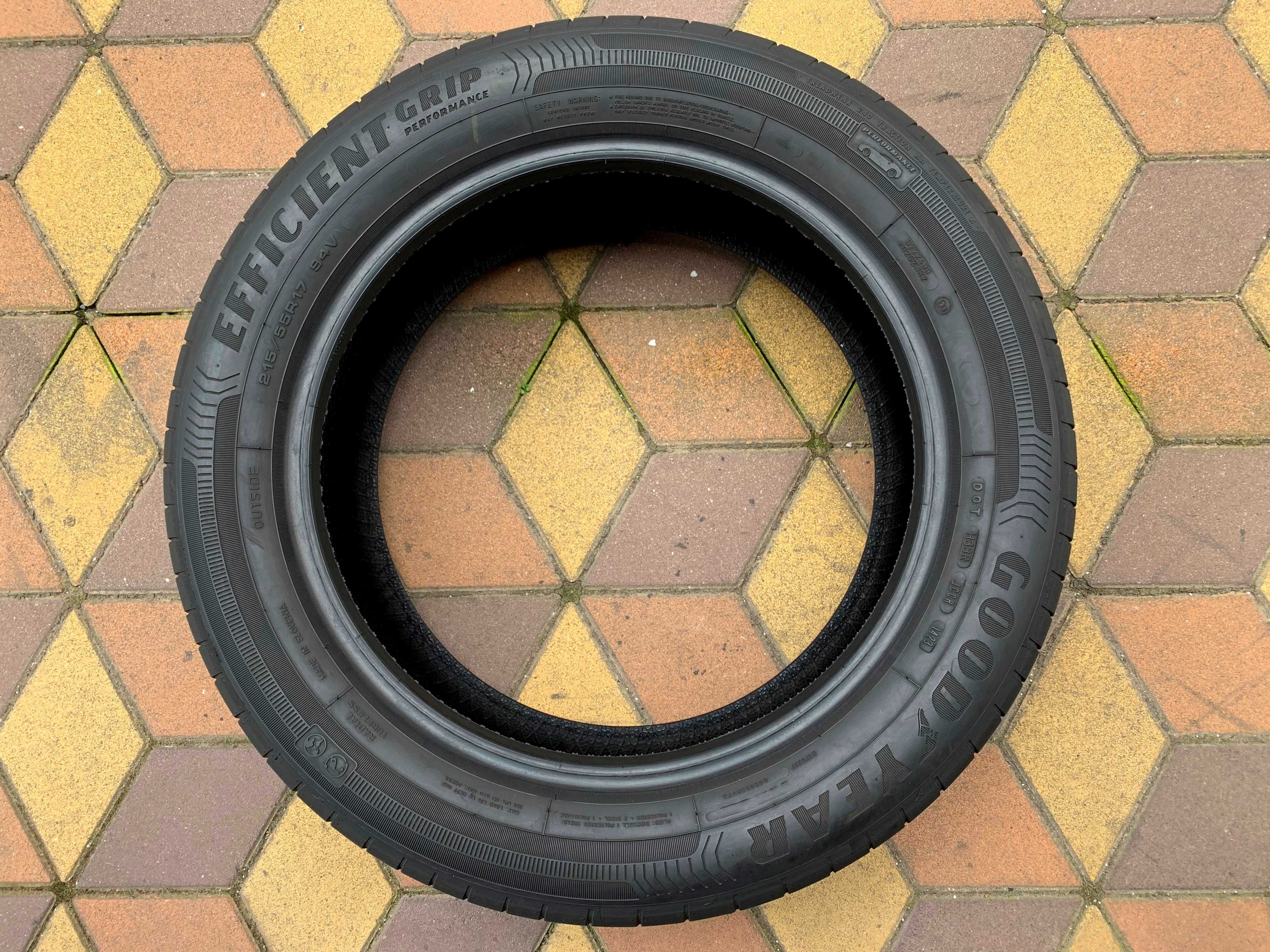 215/55 R17 GoodYear EfficientGrip Performance. Шини літні 4 шт.