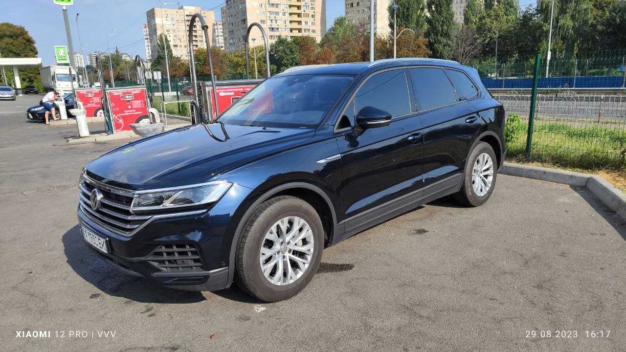 Volkswagen Touareg 3.0 - 2019р