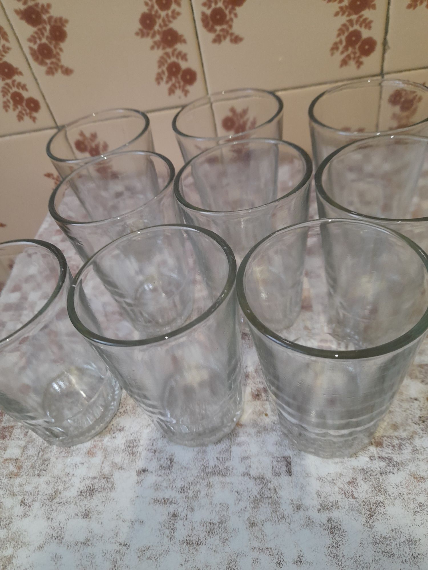 Стекляные стаканы.