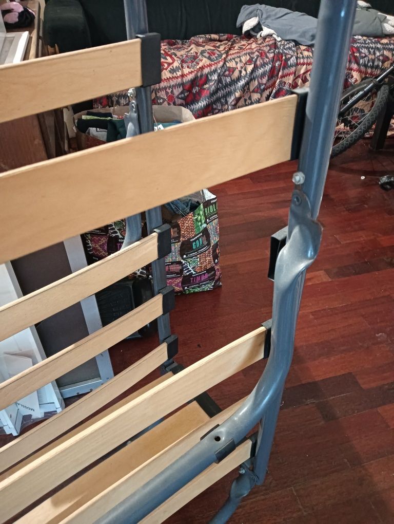 Estrutura de cama dobrável