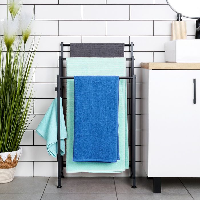 Wieszak na ręczniki stojący metalowy czarny