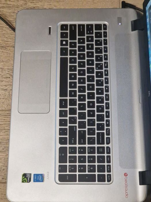 LAPTOP HP ENVY 17" | i7 | 8GB RAM | SSD 256GB + 1TB HDD | GTX 850M 4GB