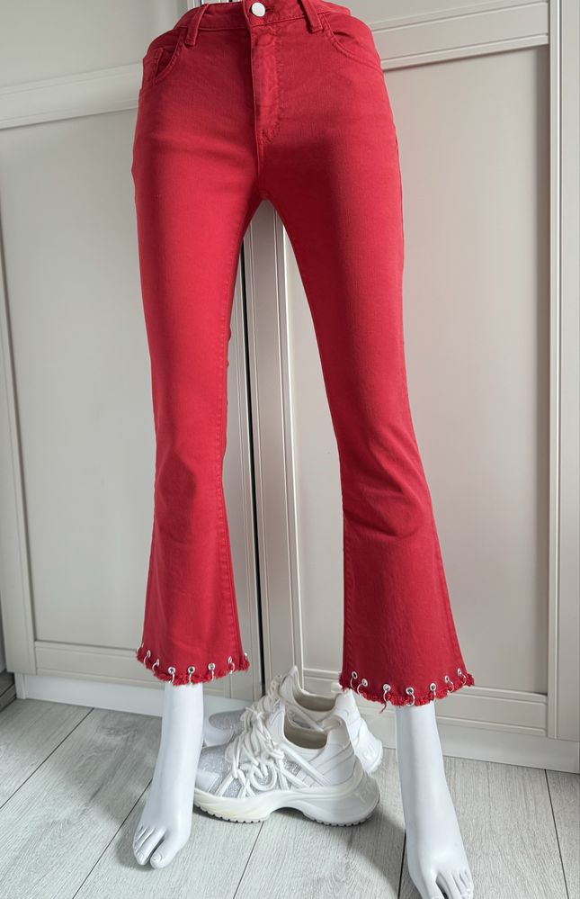 Pinko nowe jeansy 7/8 czerwone flare zdobione nogawki 26 s