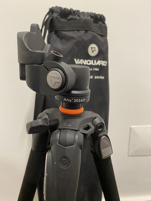 Tripé Vanguard Alta