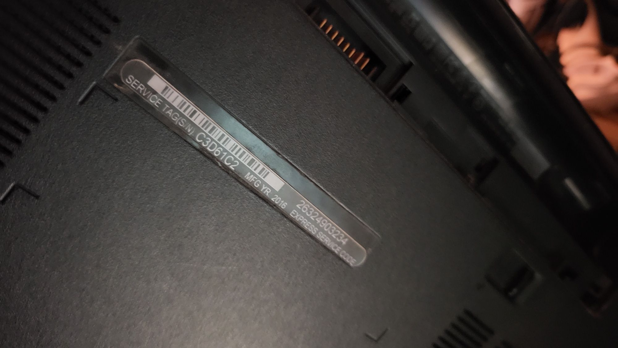 DELL Latitude 3552