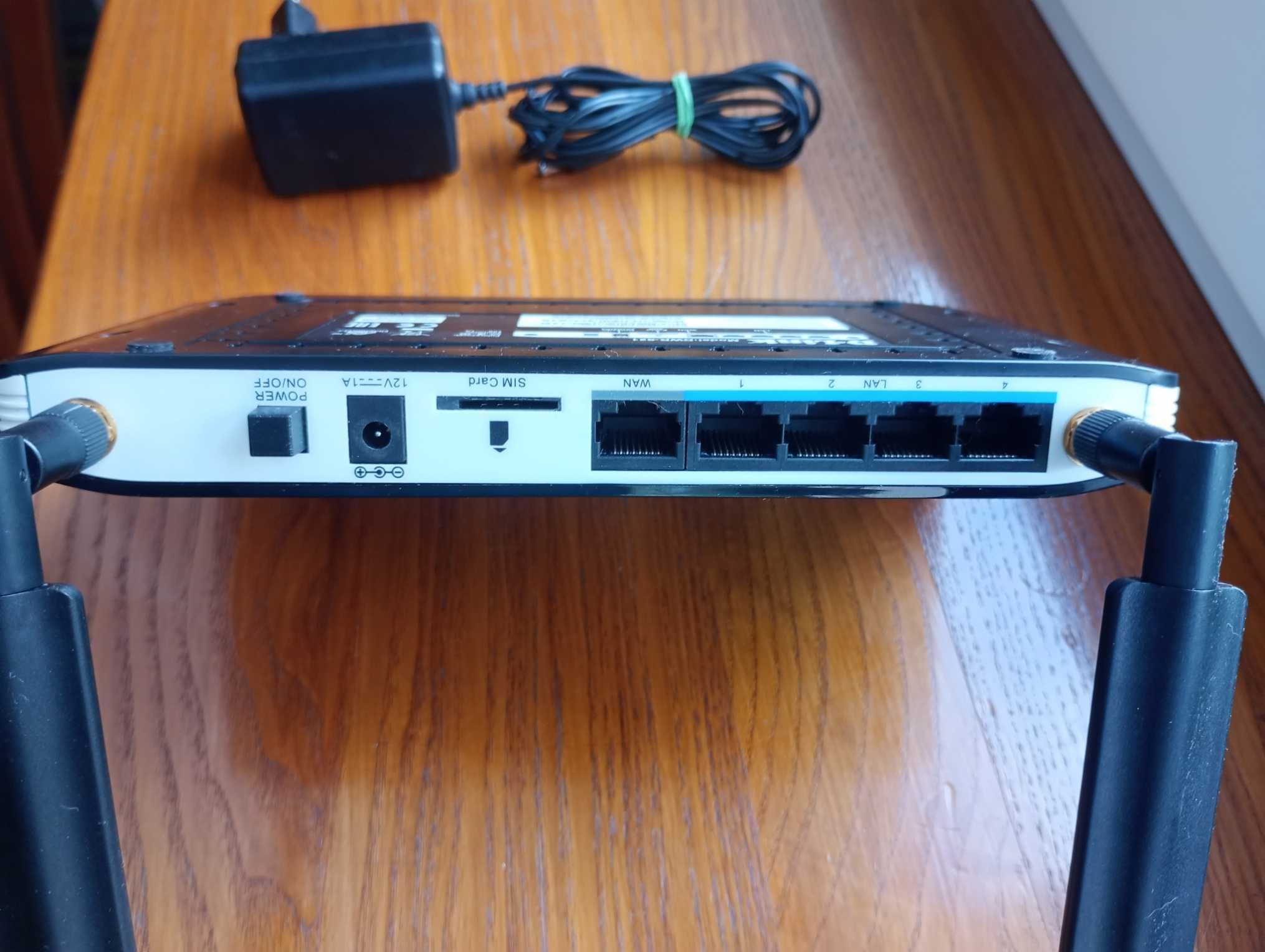 Modem,Ruter D-Link model DWR-921 4G.gniazdo SIM.