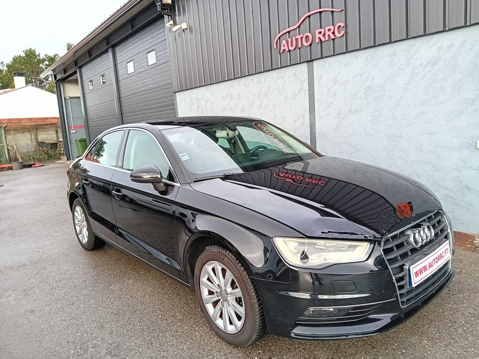 Audi A3 Limousine 1.6 tdi  Nacional ( pequeno sinistro )  RESERVADO