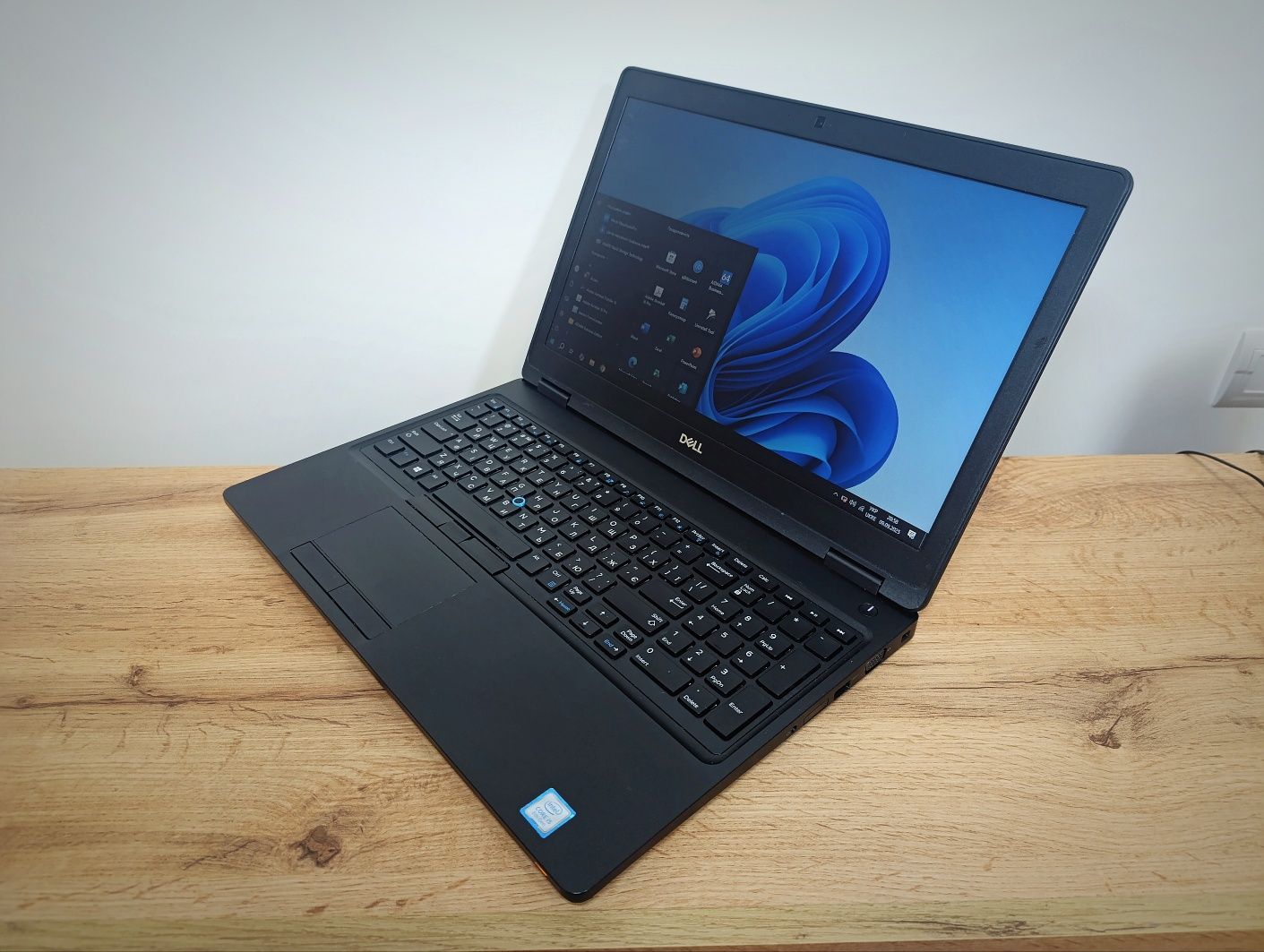 15'6 Dell Latitude 5590/i5-8250U/16GB DDR4/SSD 256GB/Батарея 4 години