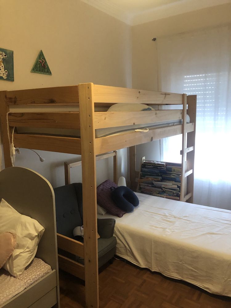 Cama alta como nova LUFE