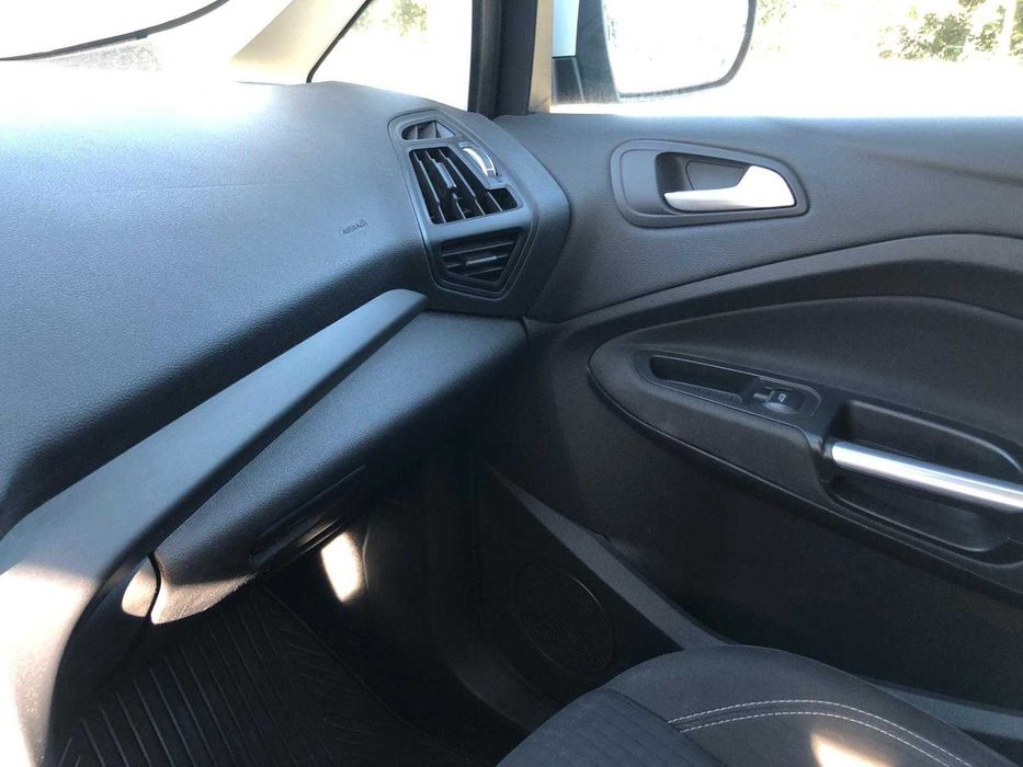 Ford C Max - 7 lugares adaptado a GPL - região de Aveiro