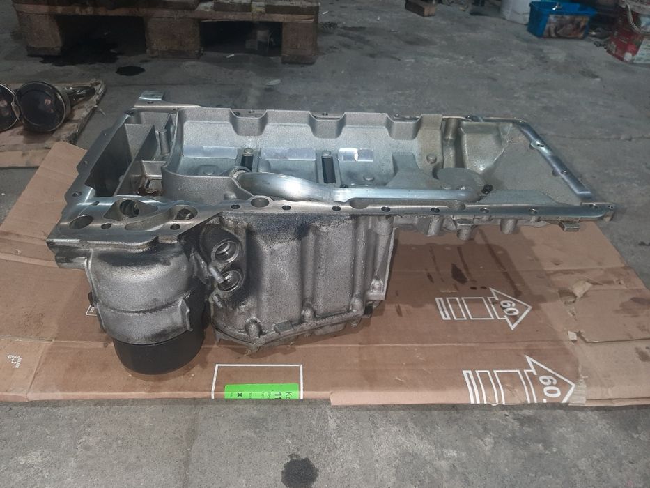 Podstawa misy +misa oleju Silnika s63b44b  Bmw