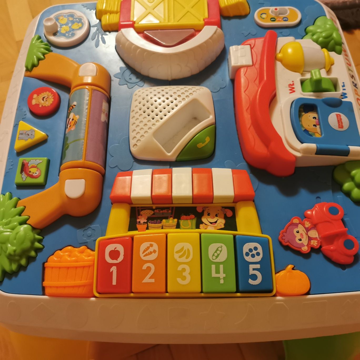 Stolik edukacyjny Fisher price