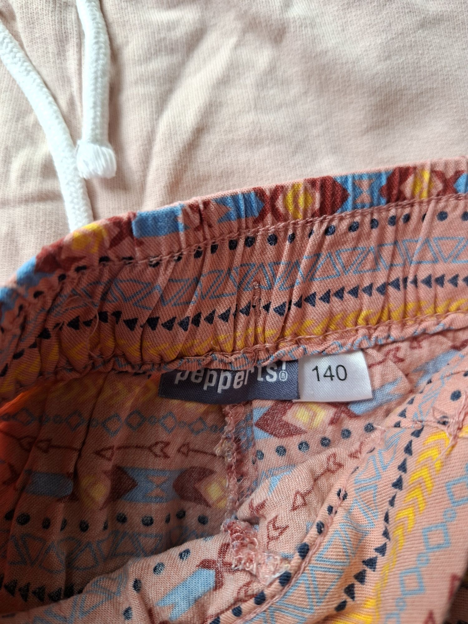 Krótkie spodenki HM 140 cm dziewczęce 3 sztuki