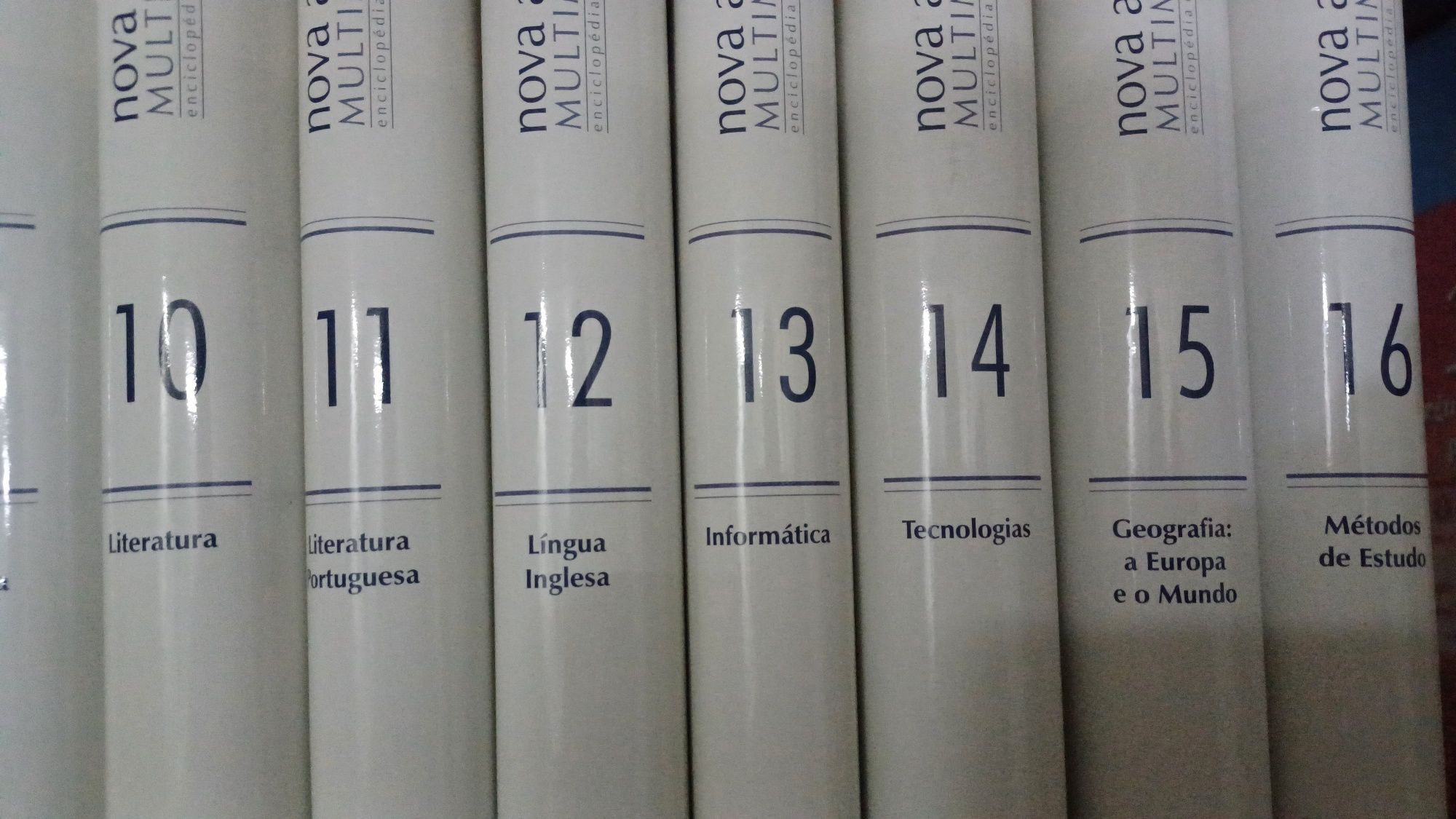 Coleção de enciclopédias (16 uni)