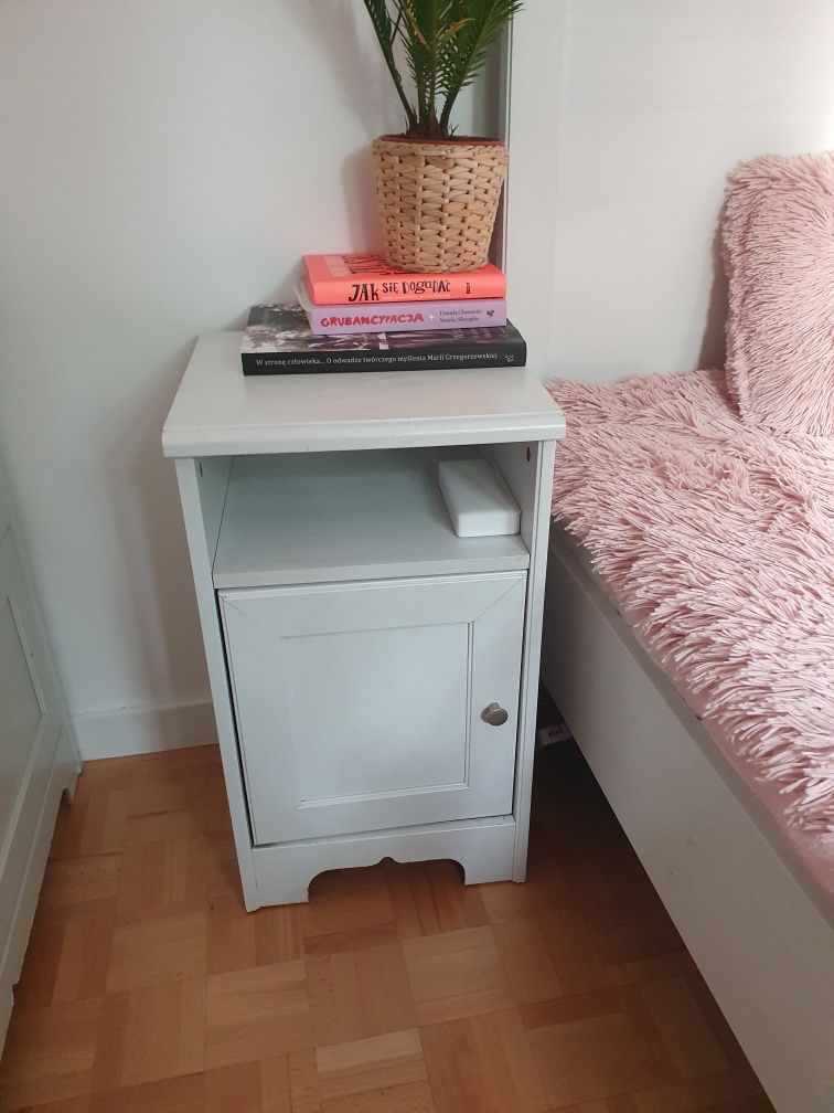 Biała szafka nocna białe szafki nocne Ikea Aspelund