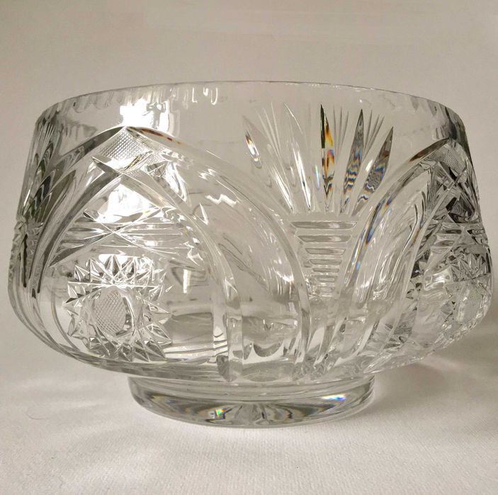 Kryształowa misa pięknie szlifowana