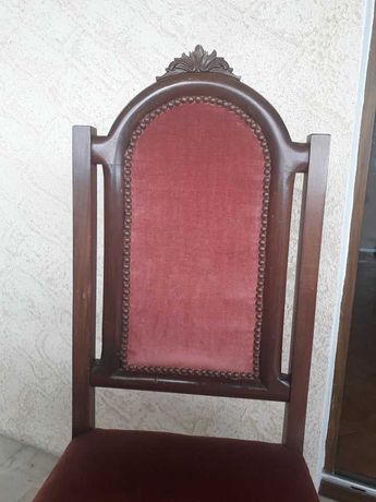 cadeira de madeira e tecido