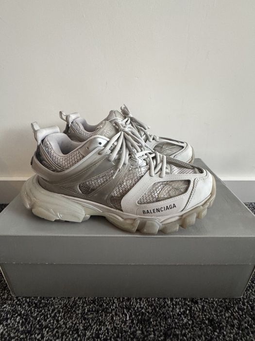 Balenciaga track 1 есть торг не большой
