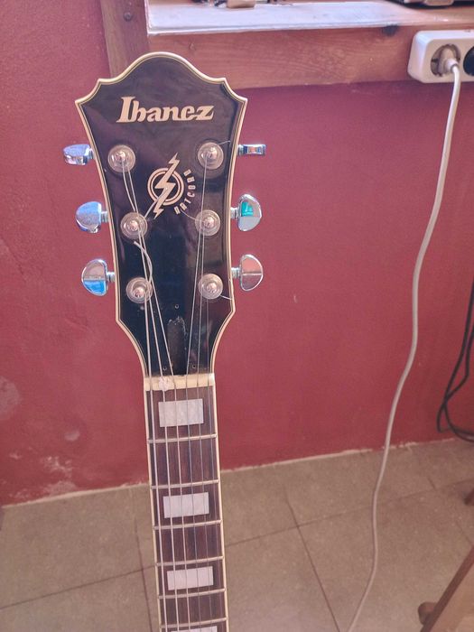 Guitarra elétrica hollowbody Ibanez Artcore AF75