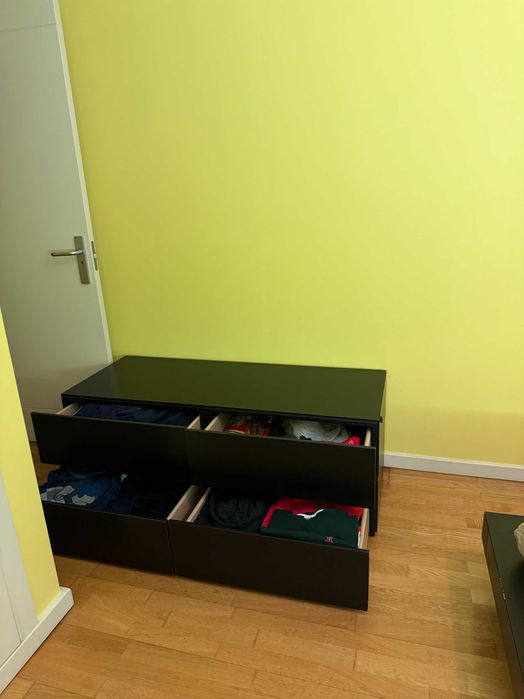 Quarto Completo -Cama, Cabeceira, Cómoda, Espelho e Mesas de Cabeceira