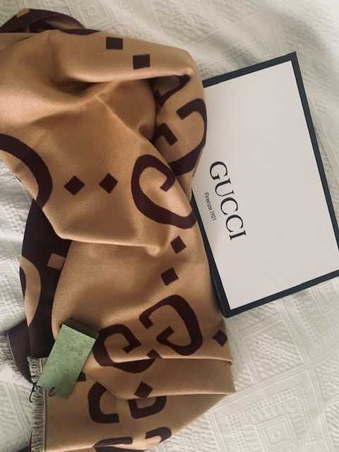 Nowy ciepły  szalik Gucci