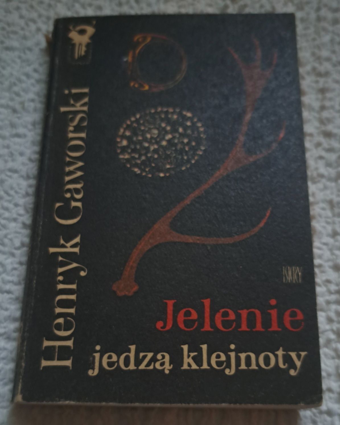 Jelenie jedzą klejnoty. H. Gaworski.