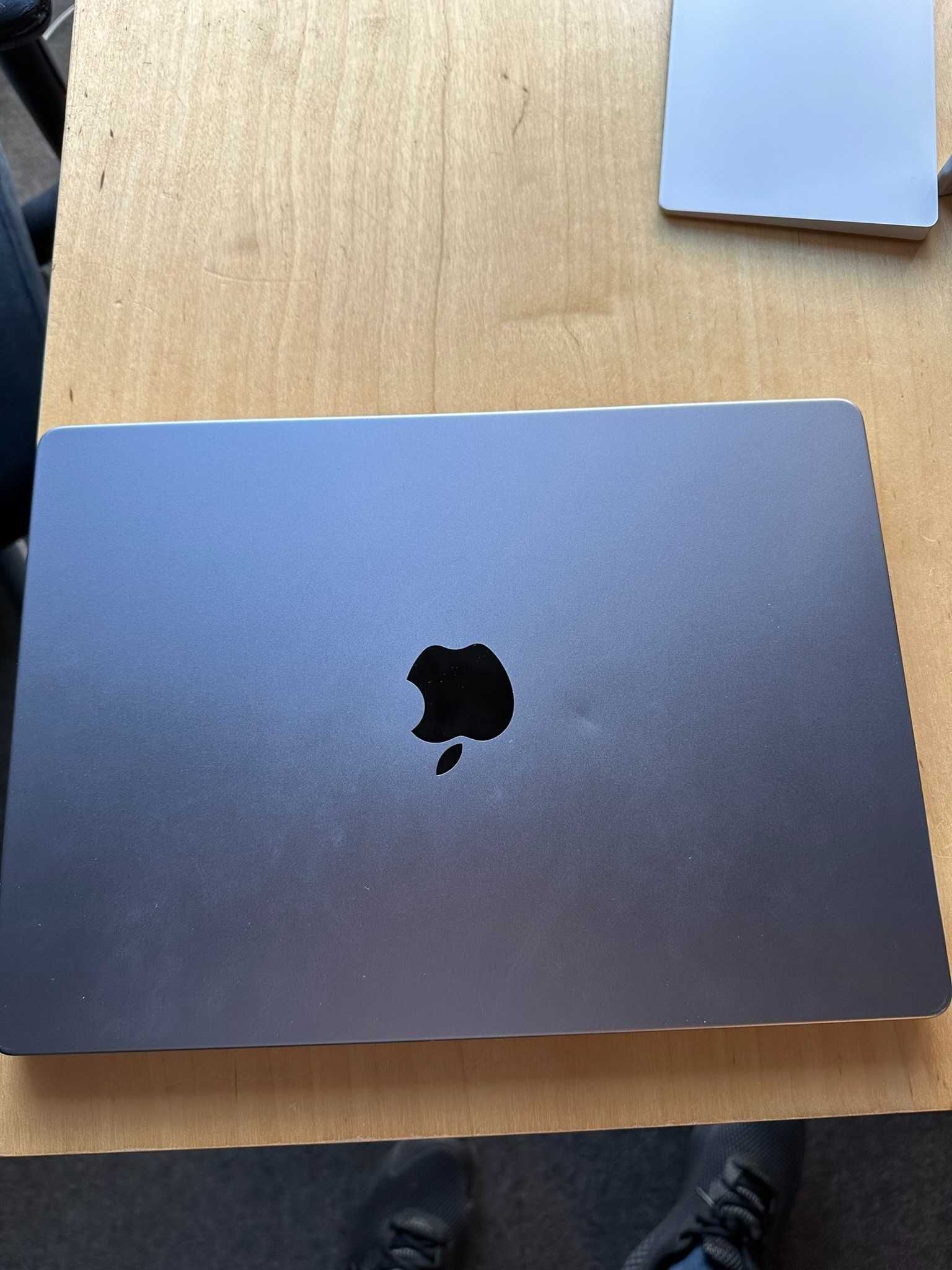 Macbook Pro 14" 2021 M1 Pro / 16Gb DDR5 / SSD 512Gb