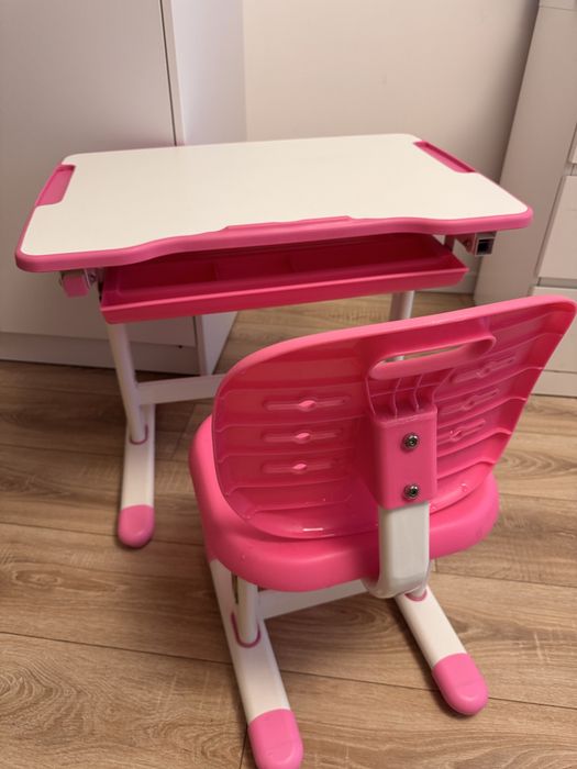 Zestaw biurko i krzesło dla dziecka