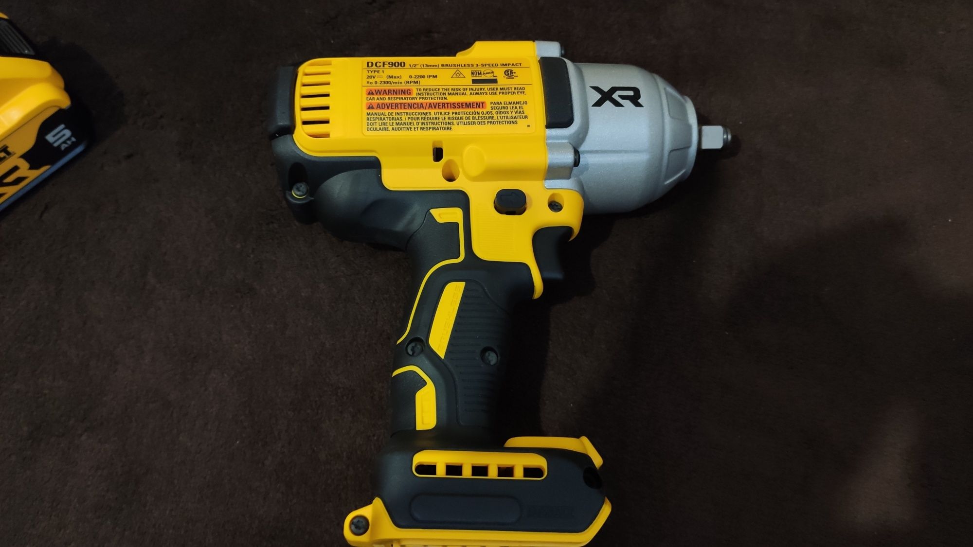 Гайковерт dewalt DCF900 20V
