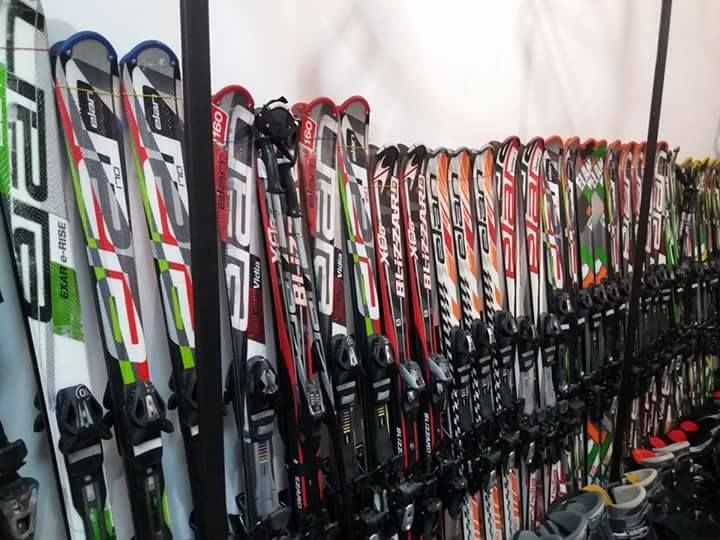 Прокат лиж та сноубордів. Прокат лыж.