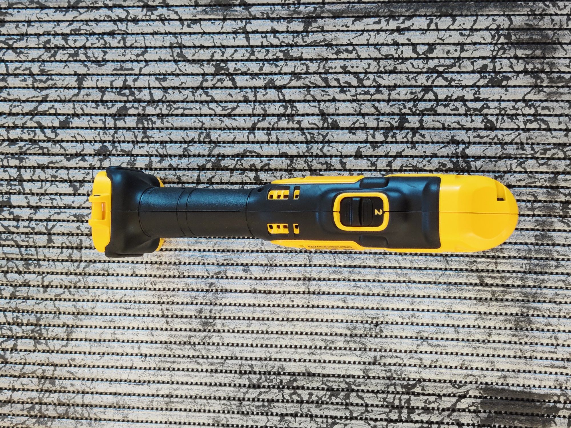 Акумуляторний кутовий дриль-шуруповерт DeWALT DCD740N