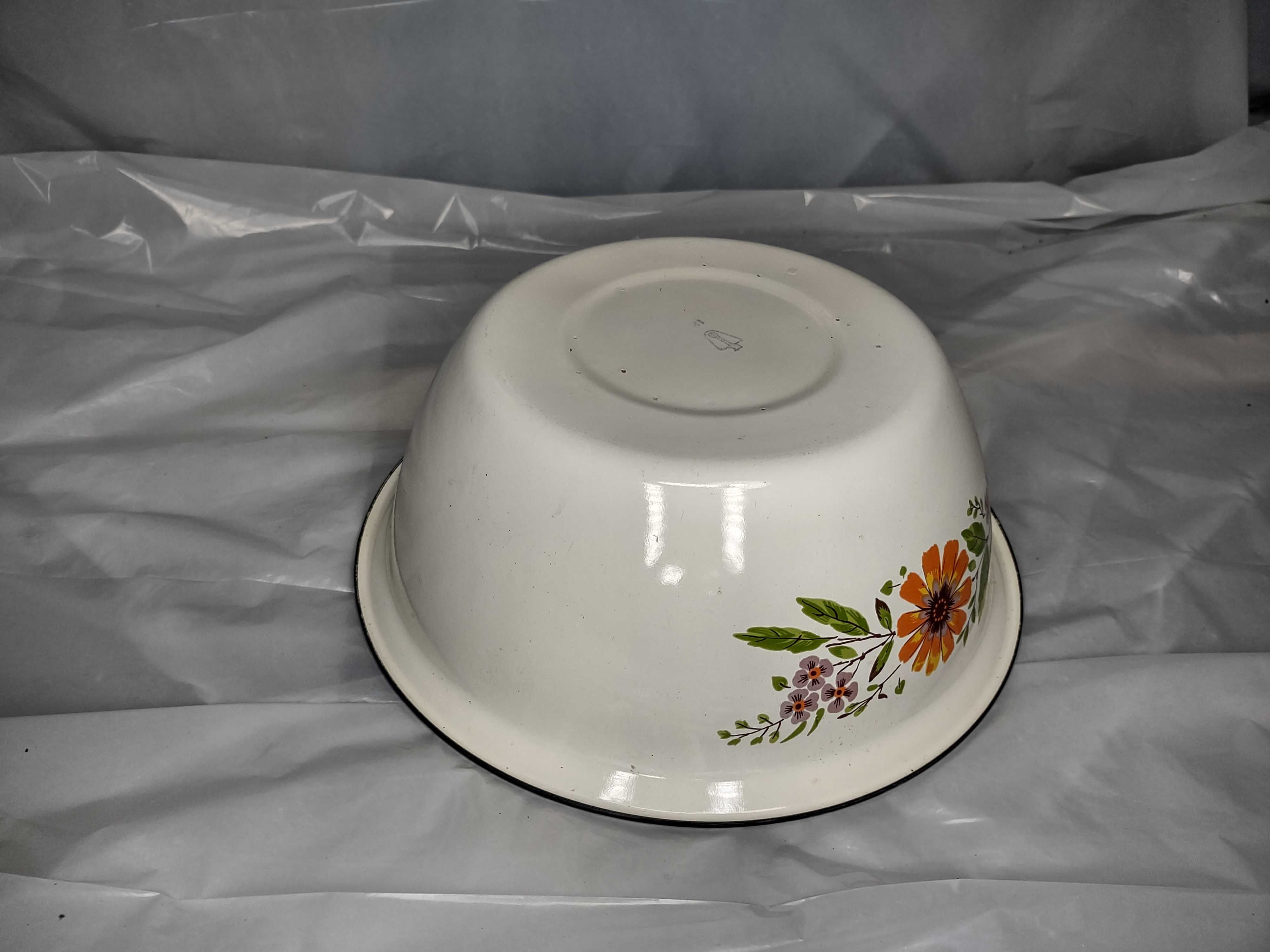 Miska emaliowana PRL . 28 X 10 - bdb. stan.
