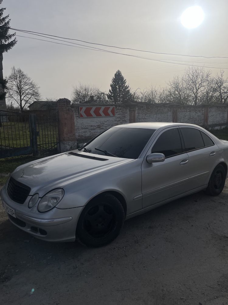 Продам mercedes e class w211