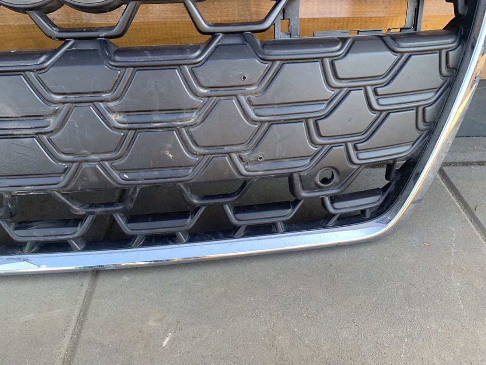 Audi A6 C8 Lift S-LINE grill atrapa ORYGINAŁ 4K0