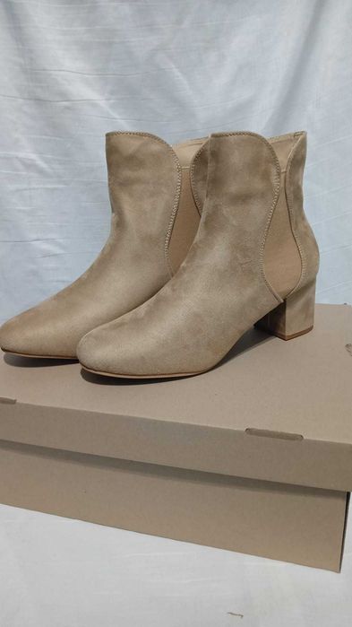 Buty damskie #klasyczne beżowe #botki na klocku ANNA FIELD rozmiar 42
