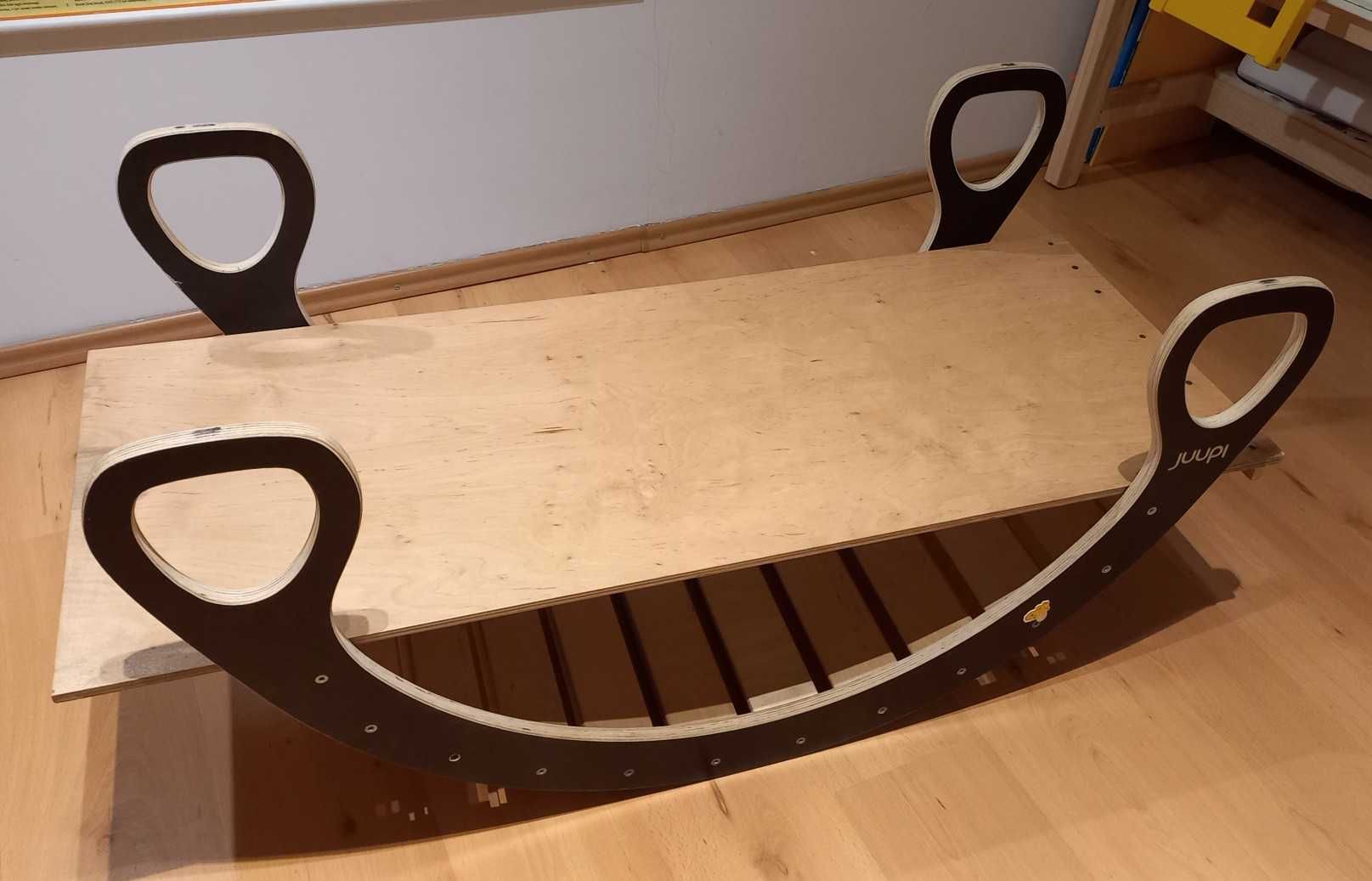 Bujak Juupi razem z deską - zjeżdżalnią