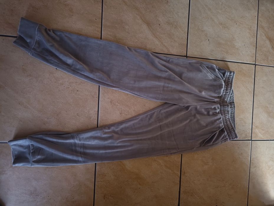 Nowe z metką spodnie welurowe M