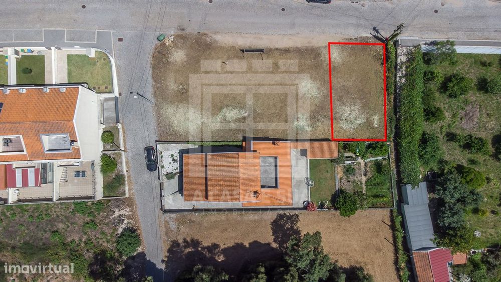 Terreno com 194 m2 e projeto em fase de aprovação em Canelas